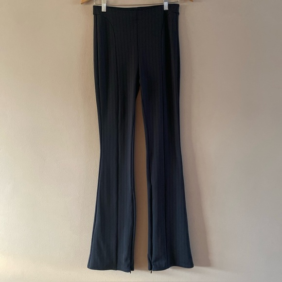 ALO Yoga Pants - Alo Women’s Black High-Waist Pinstripe Zip It Flare Legging Soft Size SMALL?